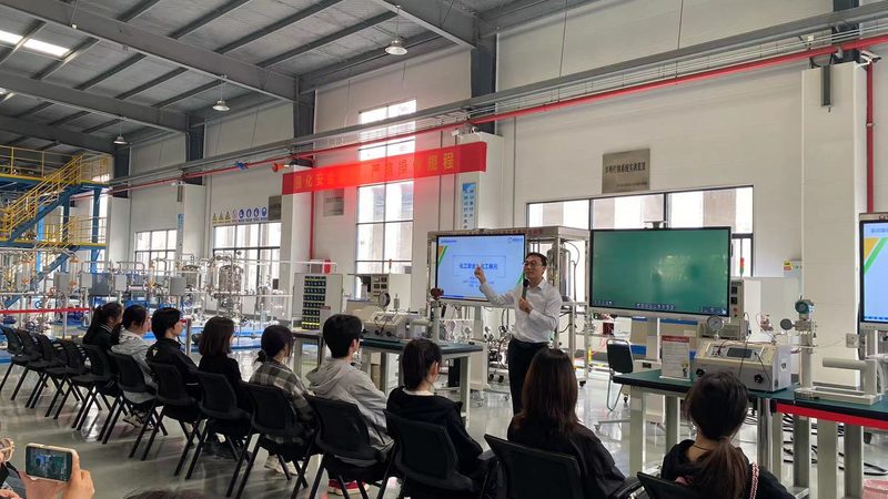 清洗消泡剂：性能参数解析与选用要点